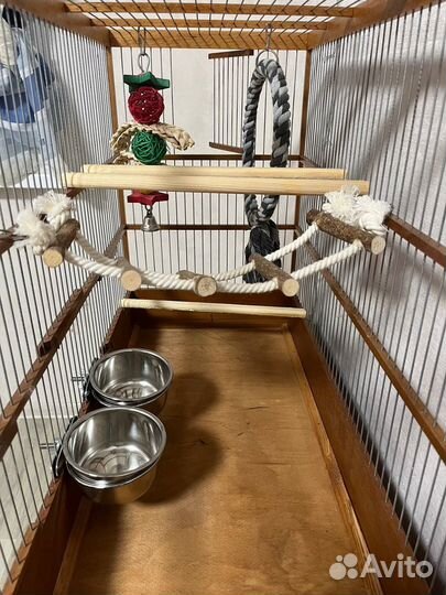 Деревянная клетка для попугая + корма
