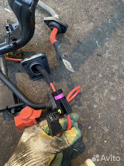 Плюсовой провод аккумулятора BMW X5 F15