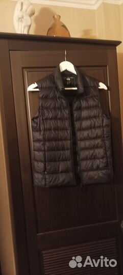 Пуховая жилетка uniqlo