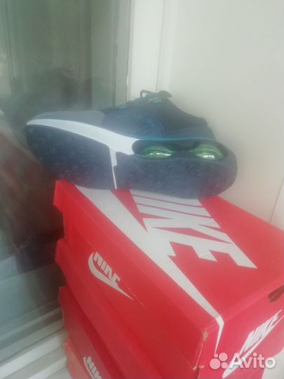 Кроссовки Nike