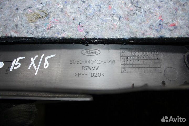 Обшивка багажника ford focus III 2011