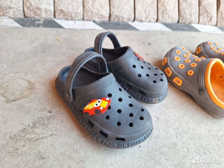 Резиновые шлепки, crocs