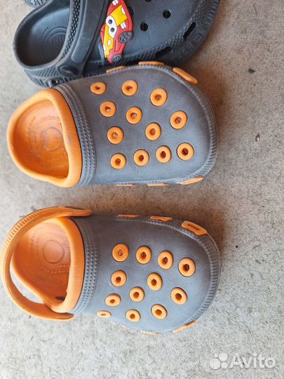 Резиновые шлепки, crocs