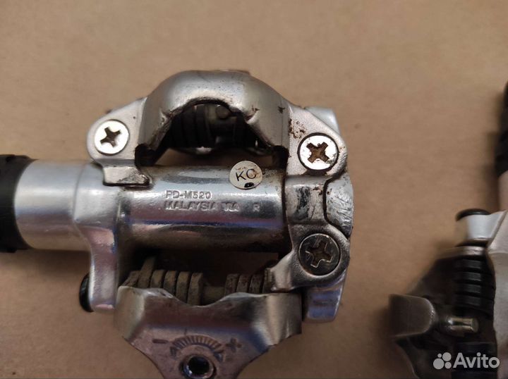 Контактные педали Shimano PD-M520