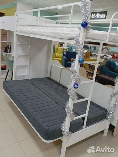 Двухъярусная кровать с диваном
