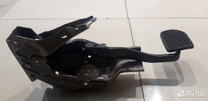 Педаль тормоза (Nissan Murano Z52)