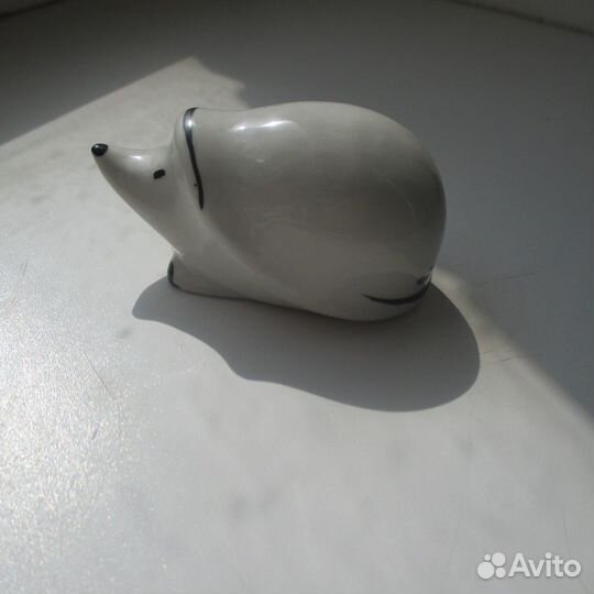 Советская фарфоровая статуэтка гжель