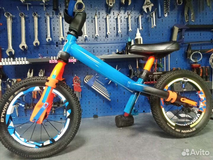 Беговел BTwin 900