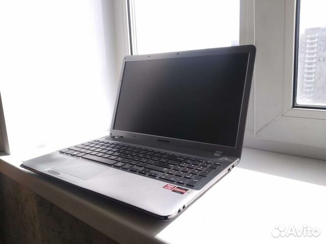 15.6" Ноутбук Samsung NP355V5C (на запчасти)