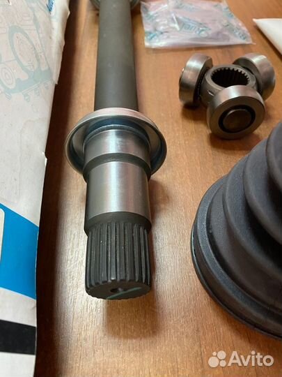 Шрус внутренний передний правый Toyota Avensis