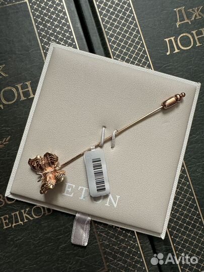 Новая мужская брошь от Eton