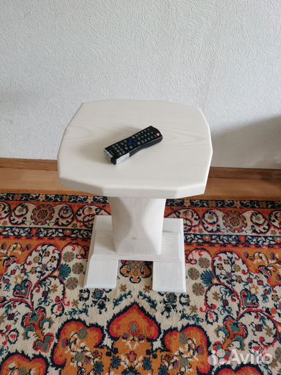 Журнальный столик