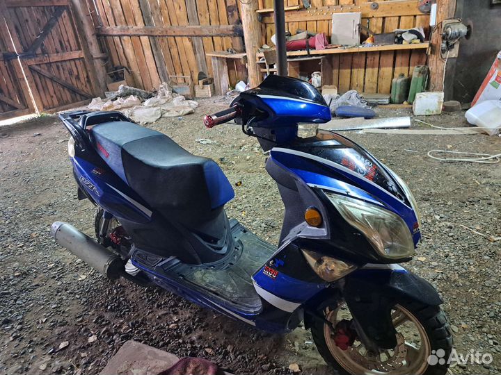 Продам скутер 150 кубов