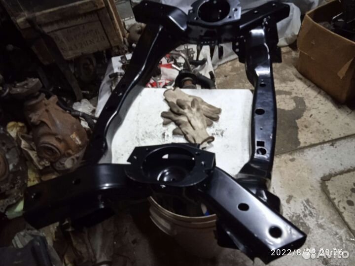 Chrysler c300 подрамник передний