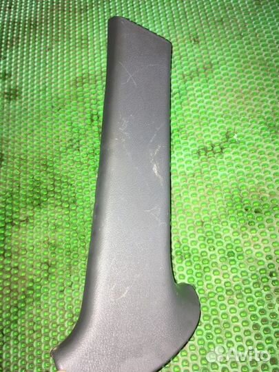 Обшивка накладка задней стойки задняя левая