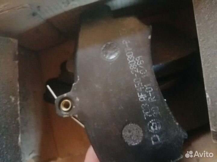 Тормозные колодки 37568