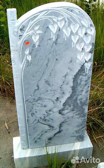 Памятники мрамор гранит цветное фото