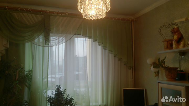Продам люстру