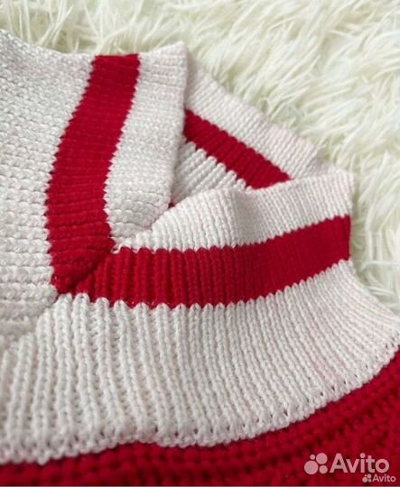 Свитер новый детский