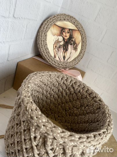 Корзина с крышкой