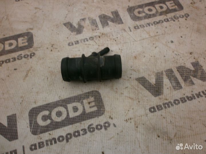 Тройник системы охлаждения Шкода Фабия 2