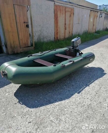 Надувная лодка с мотором