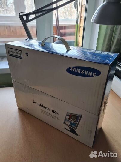 Монитор Samsung SyncMaster 152x