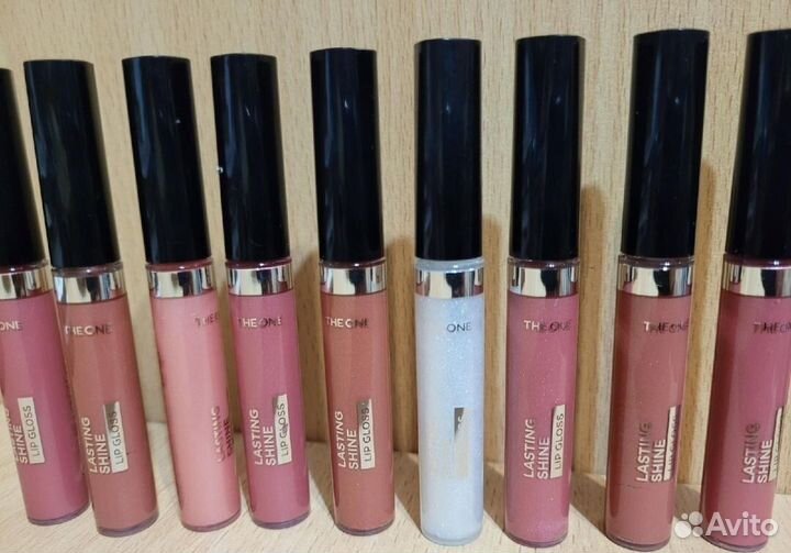 Блеск для губ и помада