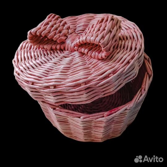 Корзина плетеная из бумажной лозы