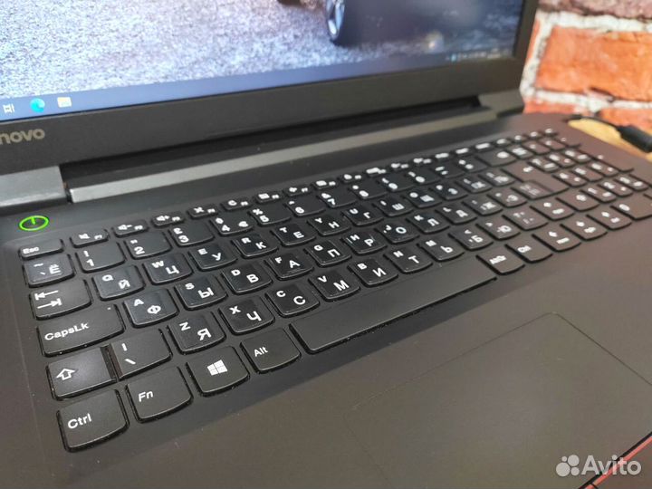 Игровой ноутбук Lenovo с процессором i5 и FHD;