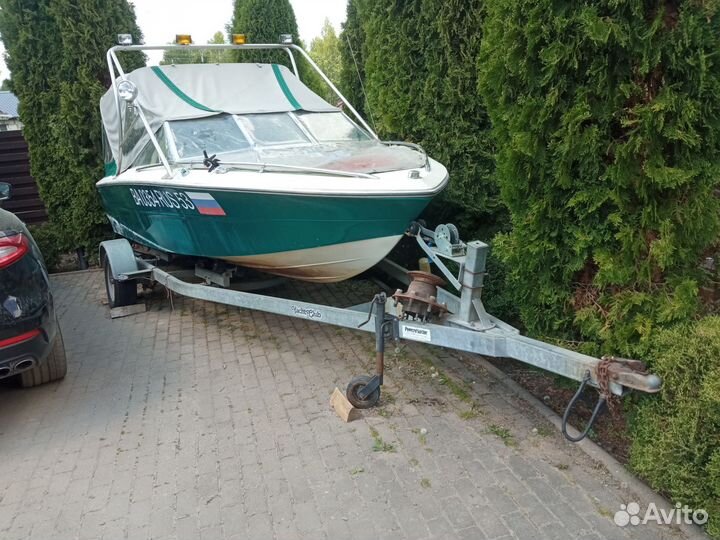 Продам моторную яхту