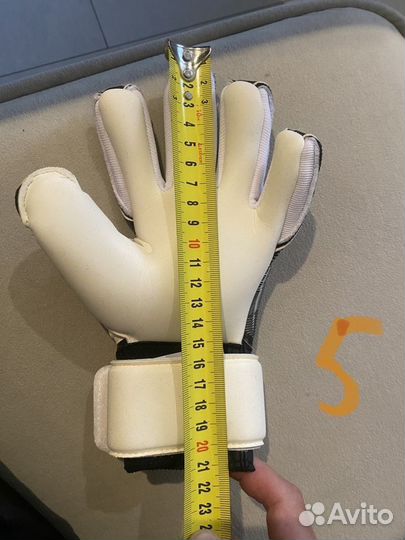 Вратарские перчатки adidas