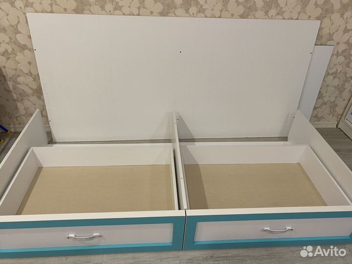 Кровать в детскую+ матрас в подарок