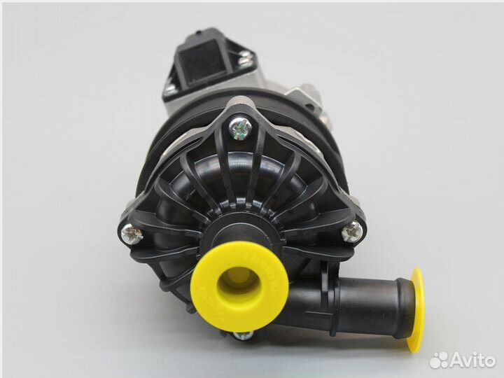 Насос помпа водяной дополнительный audi A4 A5 A6