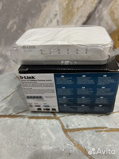 Коммутатор D-link DES-1005c Новый