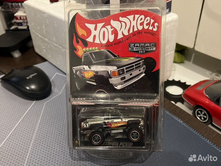 Hotwheels Toyota pickup Collectors Edition 1/64