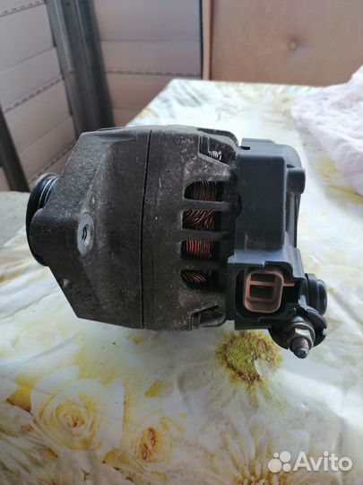 Продам генератор на Ниссан Альмера