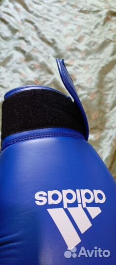 Перчатки adidas для бокса