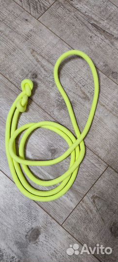 Гимнастическая скакалка