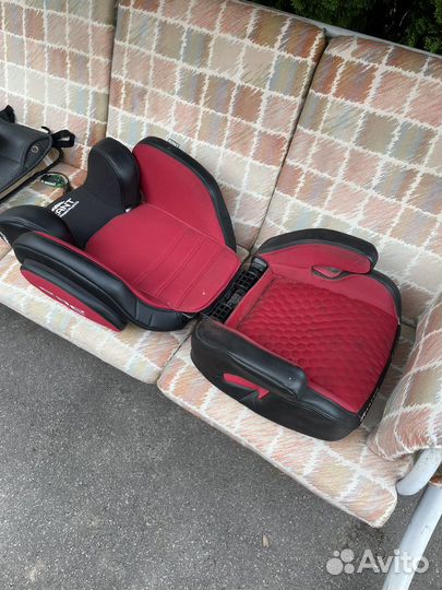 Автомобильное кресло
