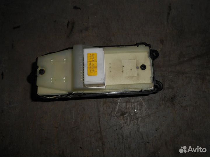 Блок управления стеклоподъемниками от Toyota Aven