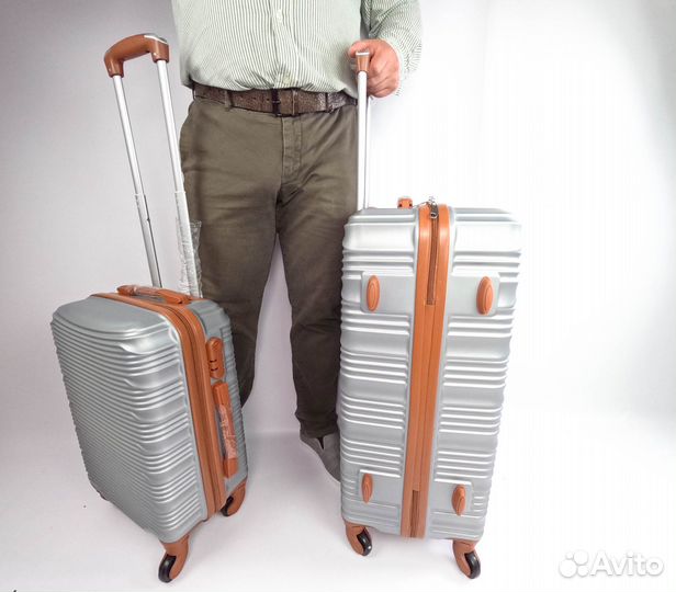 Чемодан большой серый ударопрочный
