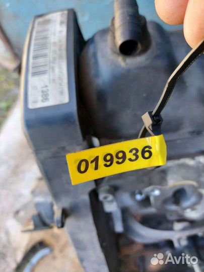 Двигатель Volkswagen Golf 3 (1991 - 1998) 1.6 AKS