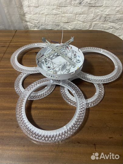 Светодиодная люстра новая