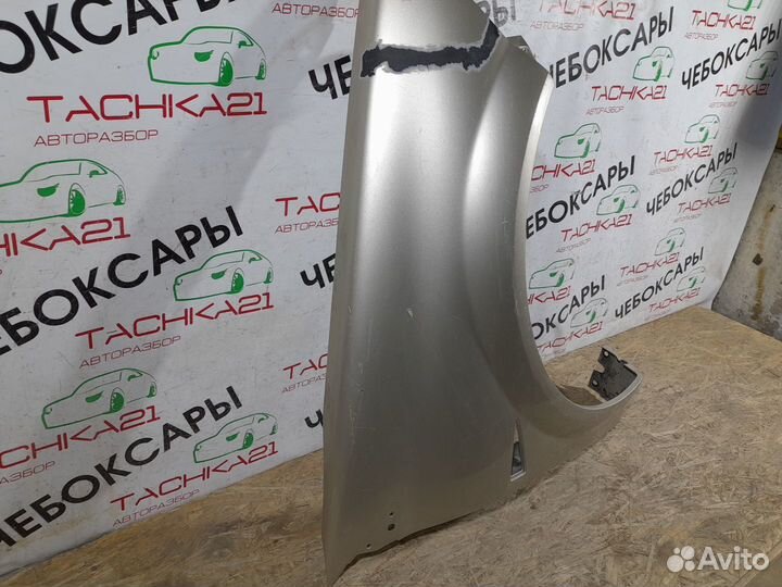 Крыло переднее правое Renault Megane 2 (2002-2009)