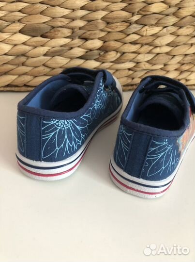 Продам новые кеды