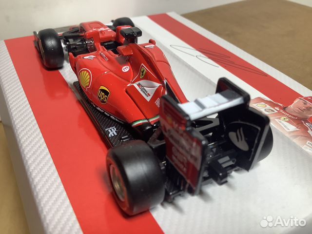 Модель автомобиля Ferrari F14 T 1:43 Burago