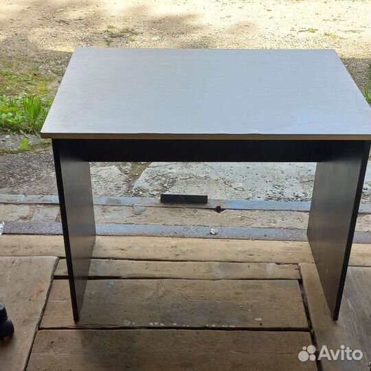 Столы для персонала