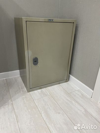 Сейф металлический