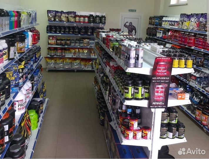 Торговый пристенный стеллаж для магазина